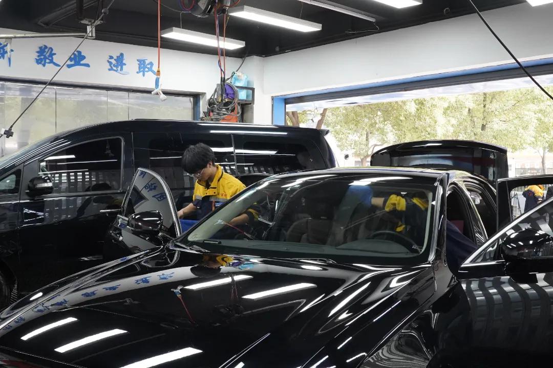 <b>就业回访，我们一直在路上</b>